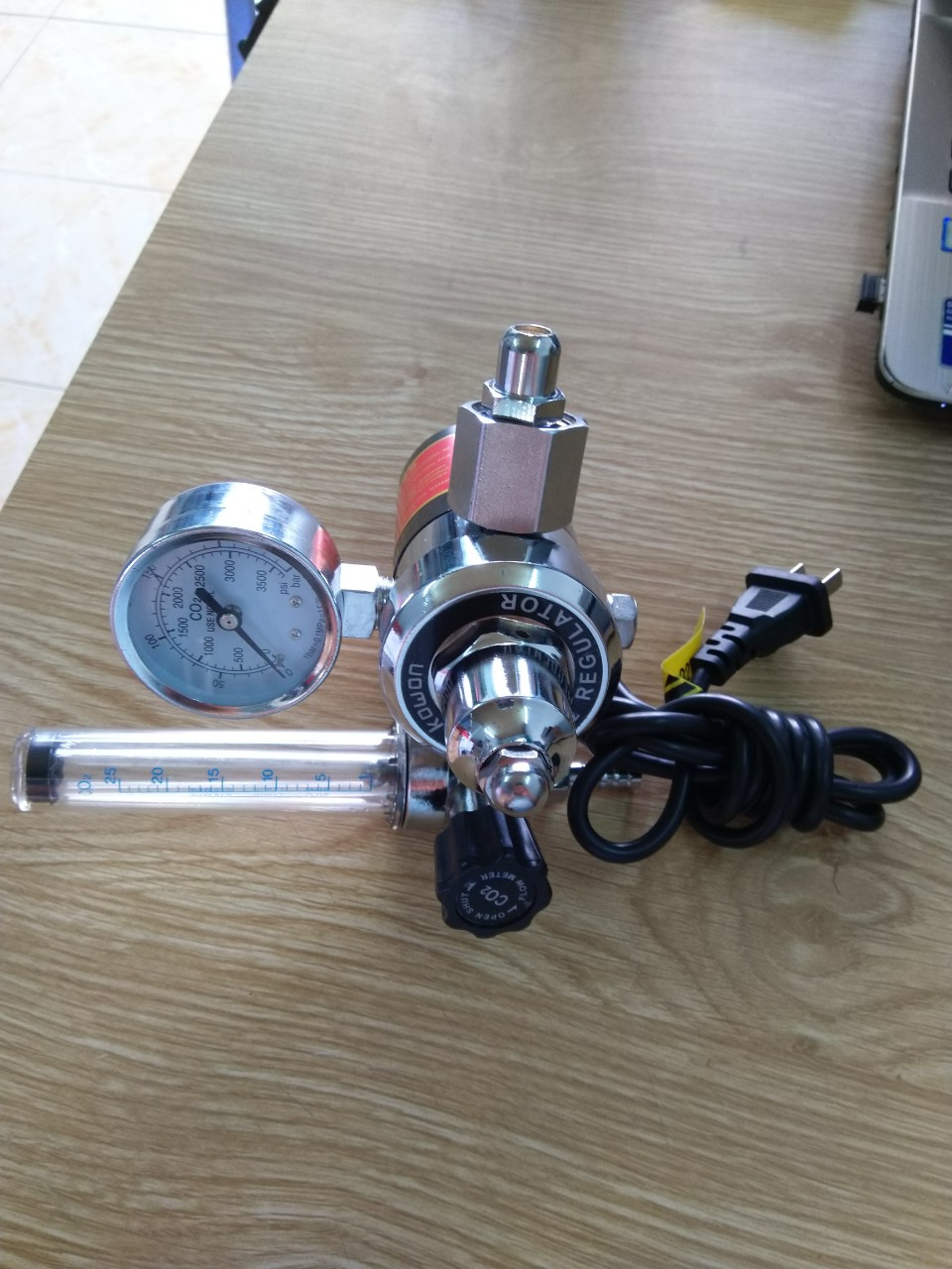 High quality original MIG welder 220V Air saving CO2 meter