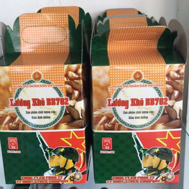 1 hộp lương khô 702
