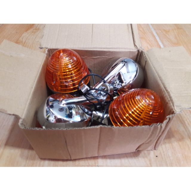 Bộ 2 xi nhan 67 ,72 đế atimon xi
