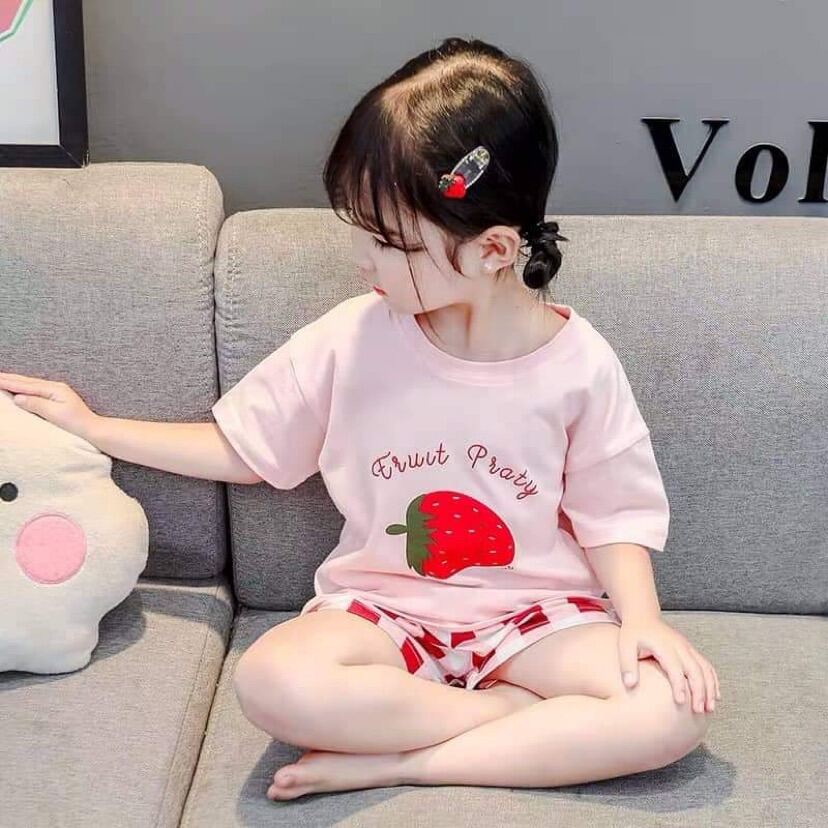 Bộ quần áo hoa qủa cho bé gái