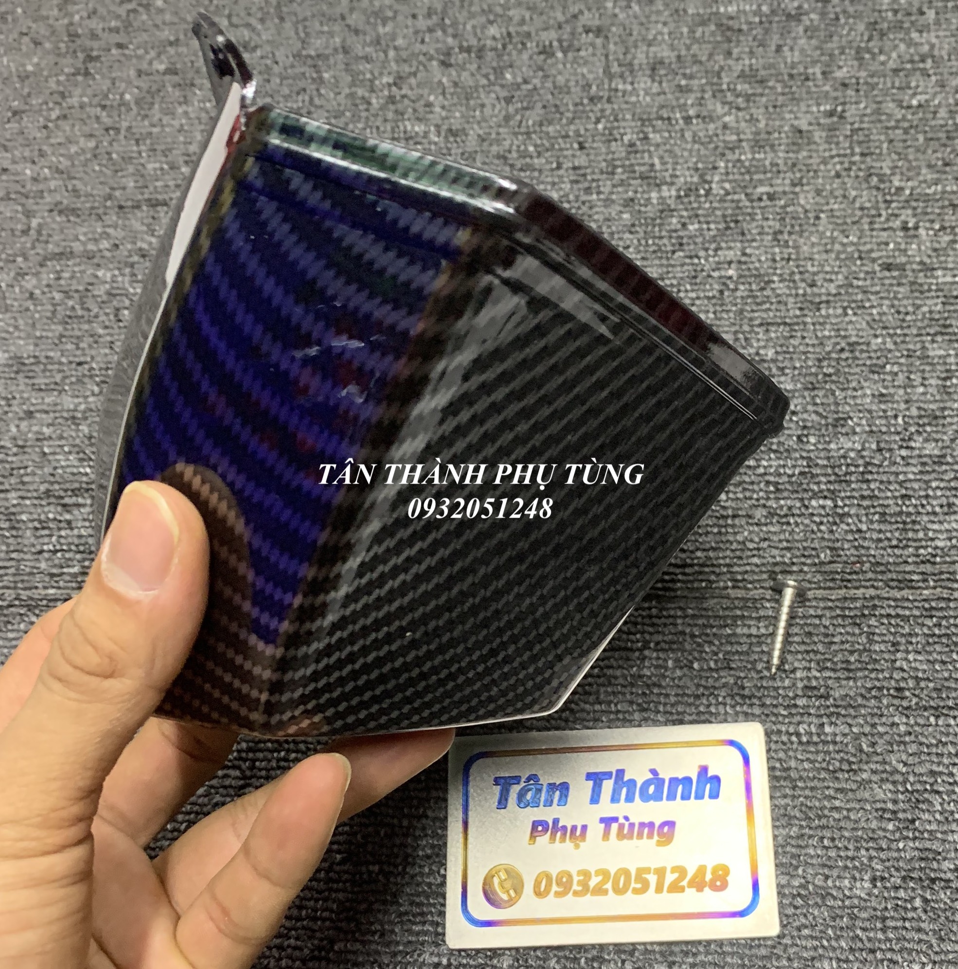 Hộc nhựa đựng đồ Air Blade 2020 kiểu Carbon