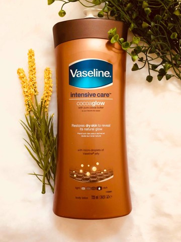 Sữa dưỡng thể Vaseline Intensive Care Cocoaradiant 725ml Nâu