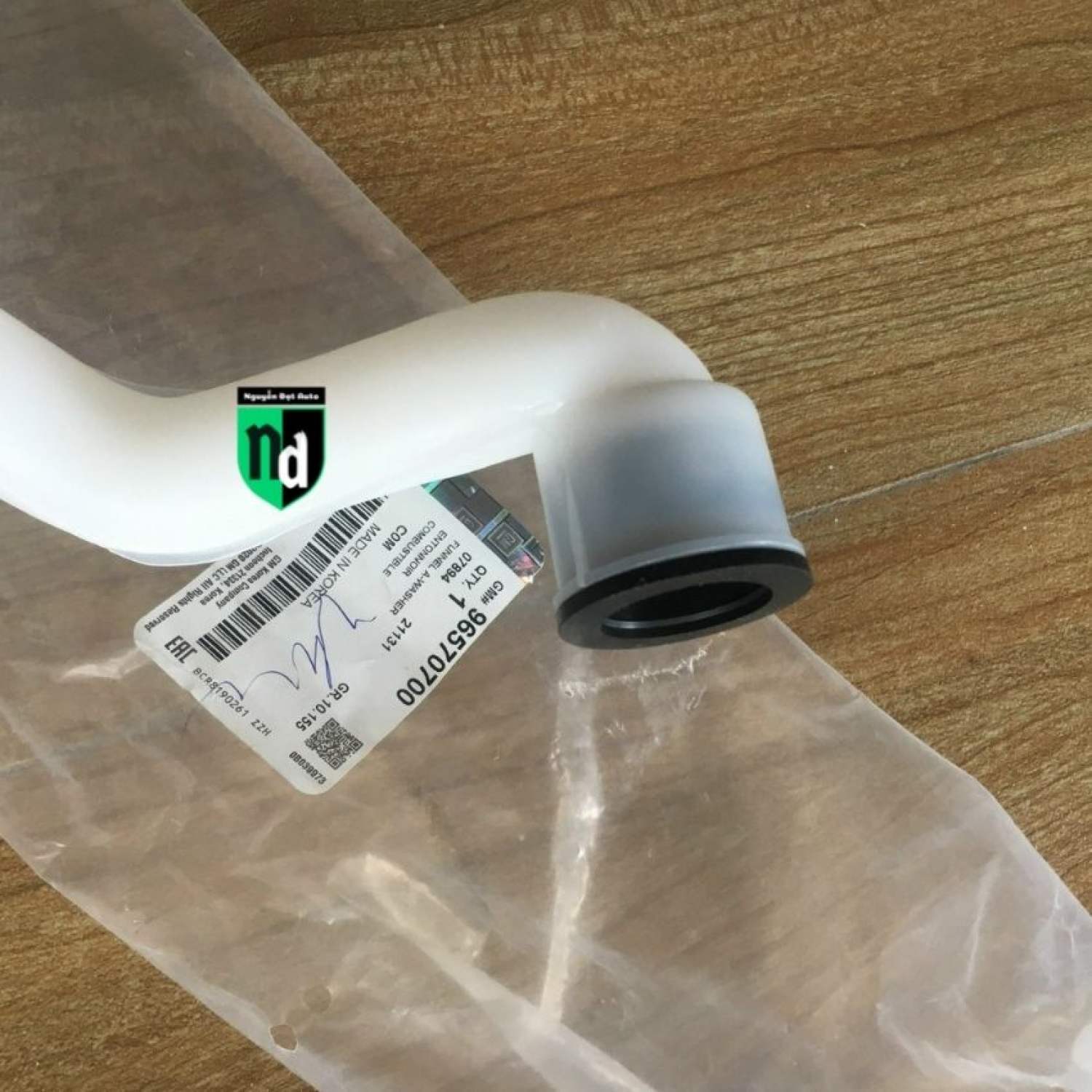 Cổ đổ nước rửa kính Matiz 1 và 2