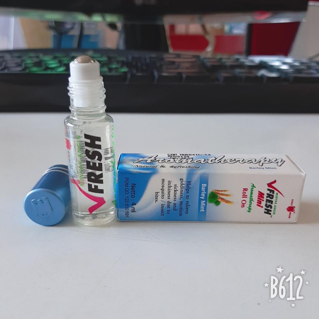 Dầu gió bi lăn Vfresh Barley Mint - Bạc hà lúa mạch 4ml