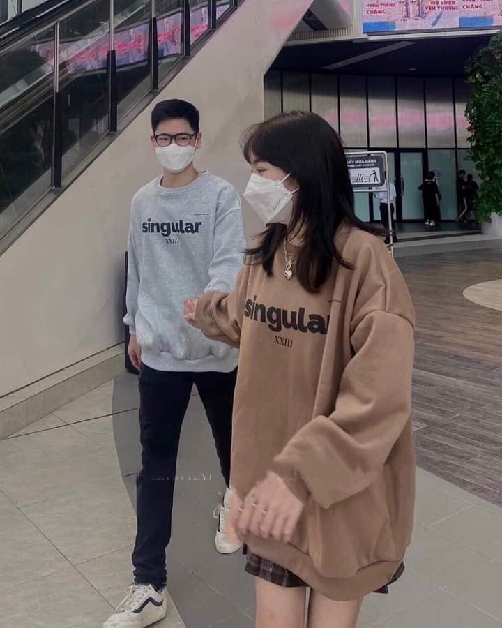 ÁO nỉ sweater in chữ SINGULAR ( trọng lượng từ 40kg đến 70kg )