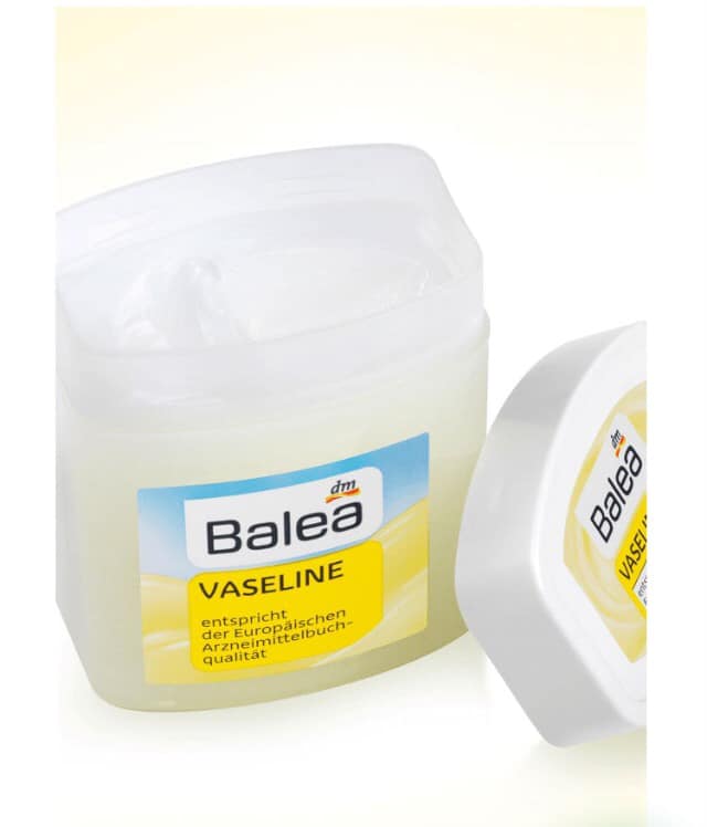 Kem nẻ Vaselin Balea xách tay Đức