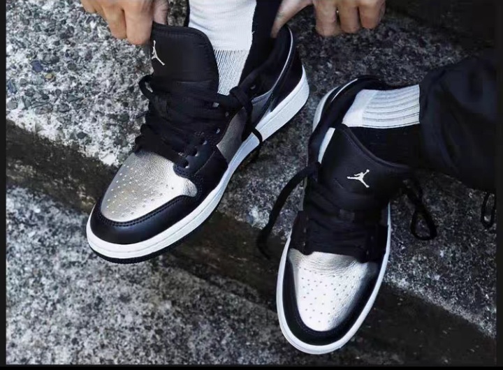 Giày sneaker JD1 Đen Trắng LEZAZA