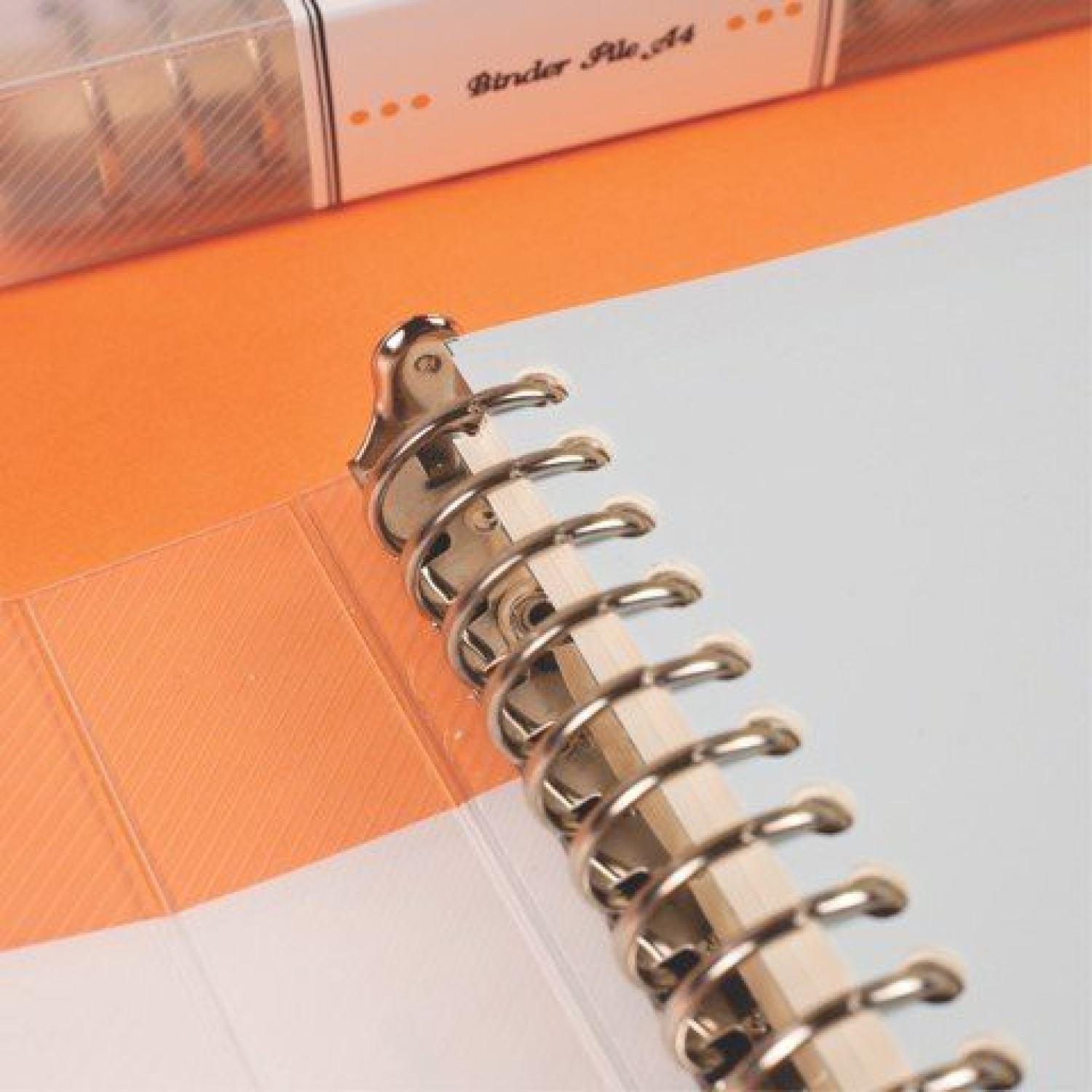Sổ Còng Sắt A4 80 tơ` Caro 30 Lỗ Chấu Klong 540