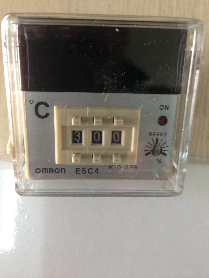 Đồng hồ nhiệt độ E5C4-R20K