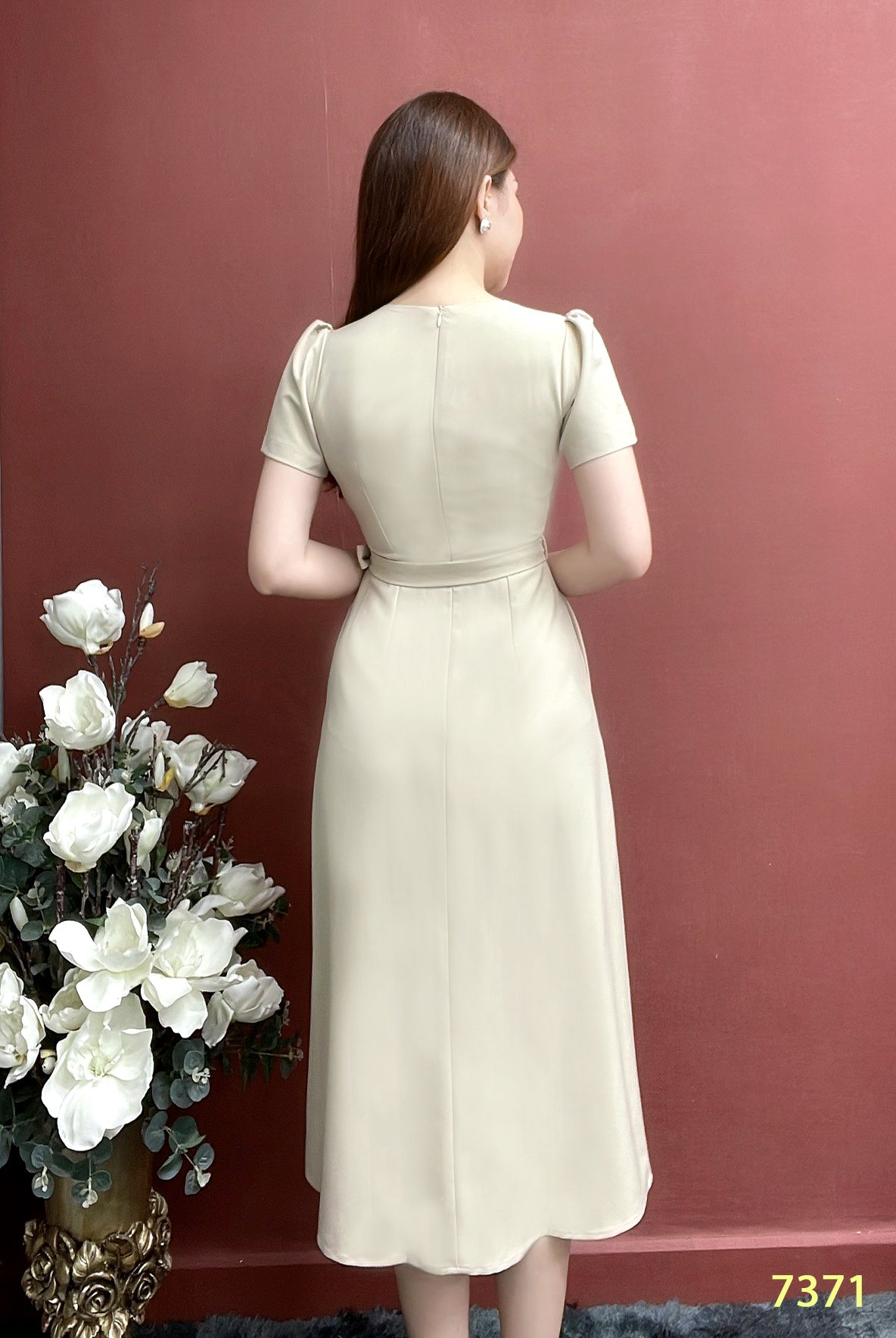 Đầm EMY EM7371 Xoè A Phối Nút Bọc