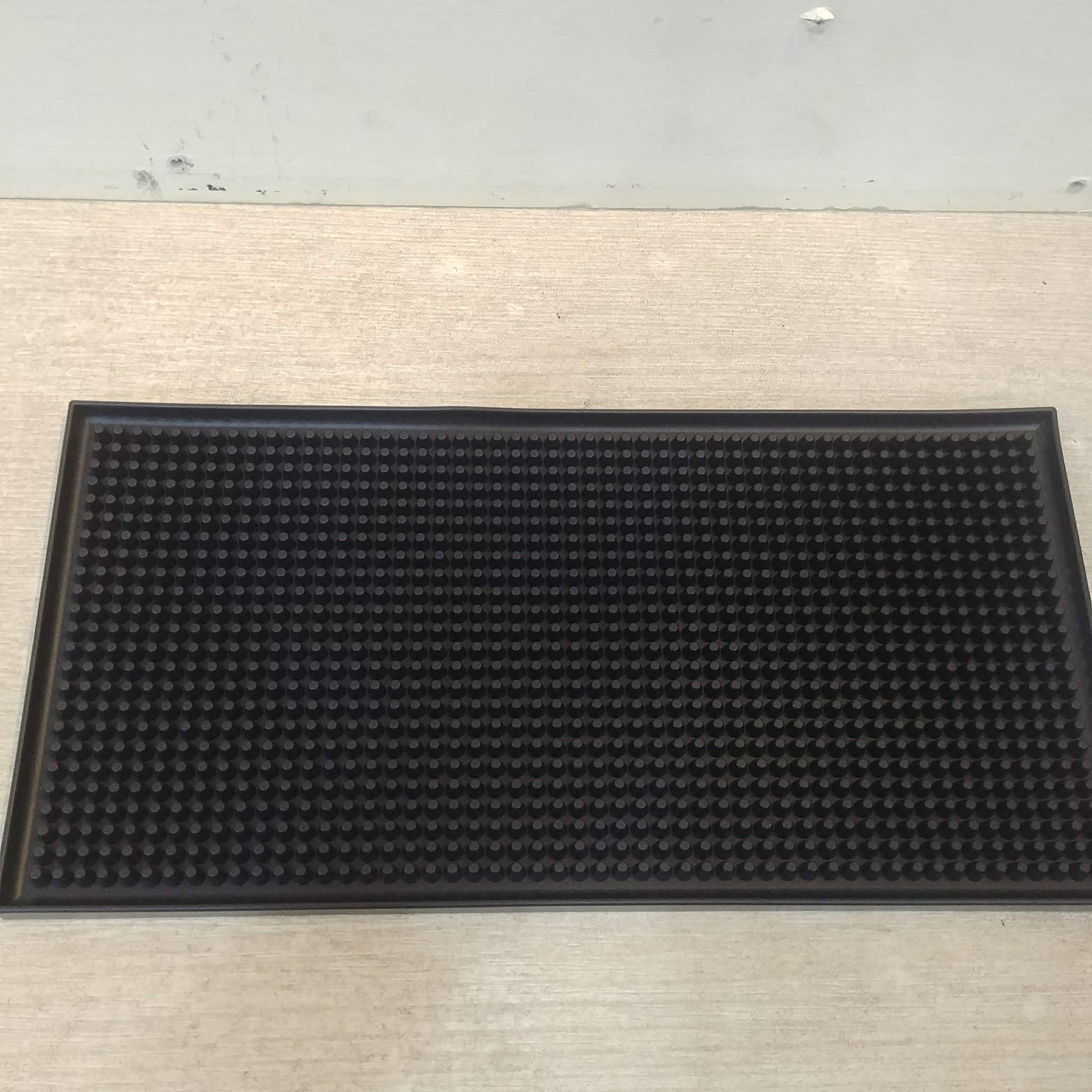 THẢM BAR THẢM LÓT CAO SU QUẦY BAR 15X30 CM