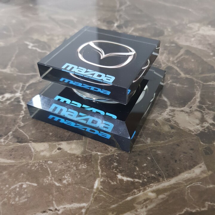 Nước hoa pha lê cao cấp logo Mazda