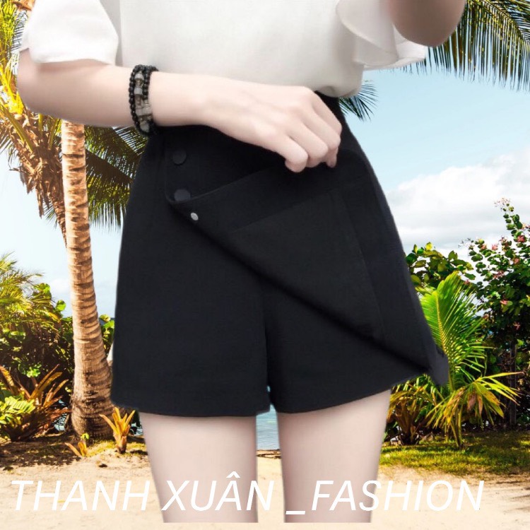 Quần váy cạp cao 3 khuy, chất vải dày dặn mềm co giãn nhẹ, quần giả váy vạt chéo 3 nút bọc, quần váy phối cúc có 1 túi bên hông,dây kéo sau lưng