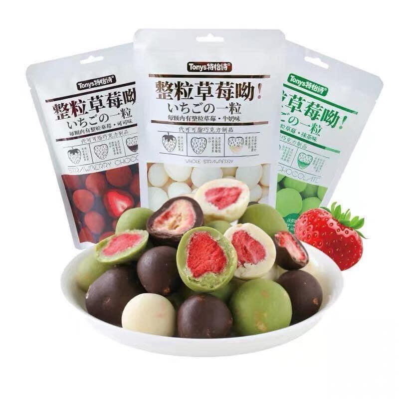 SẴN HCM COMBO 3 BỊCH KẸO SOCOLA BỌC DÂU TÂY SẤY