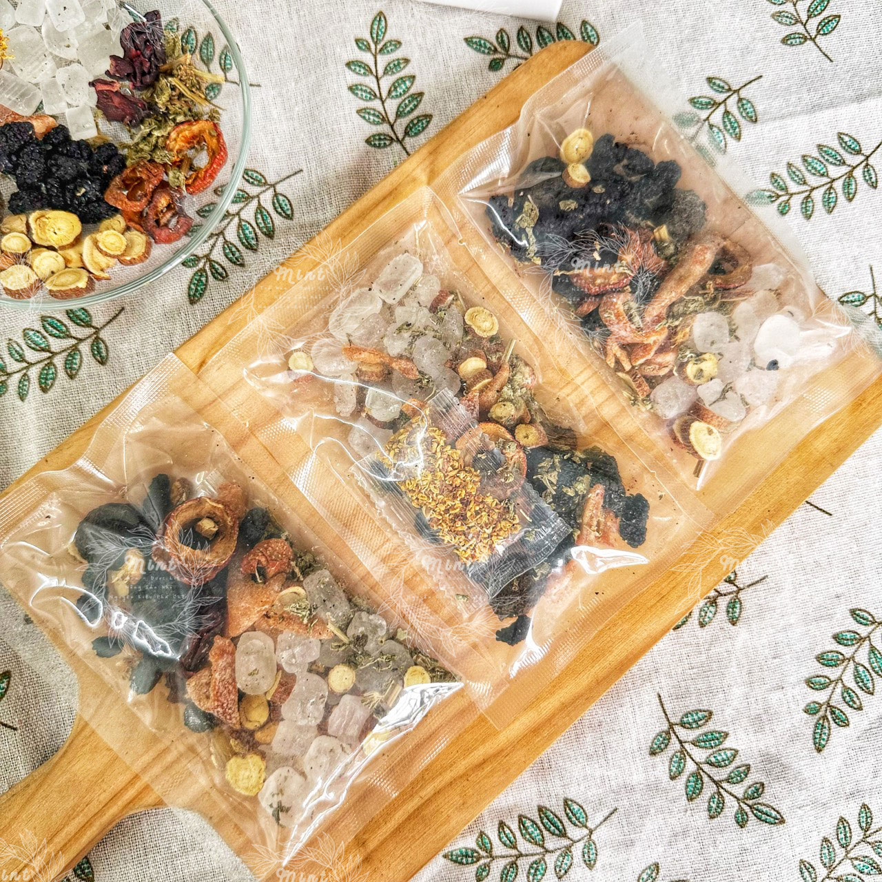 Trà Mơ Bát Bảo 8 Vị (Trà Bát Bảo Lường Xá) - Hộp 5 Set