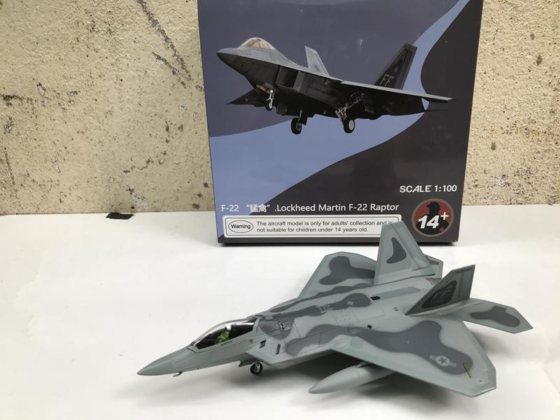 [HCM]Mô hình Máy bay Lockheed Martin F22 Raptor  1:100