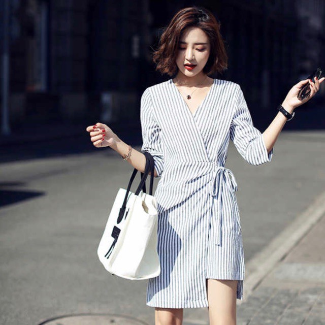 Đầm sọc xanh lệch tà