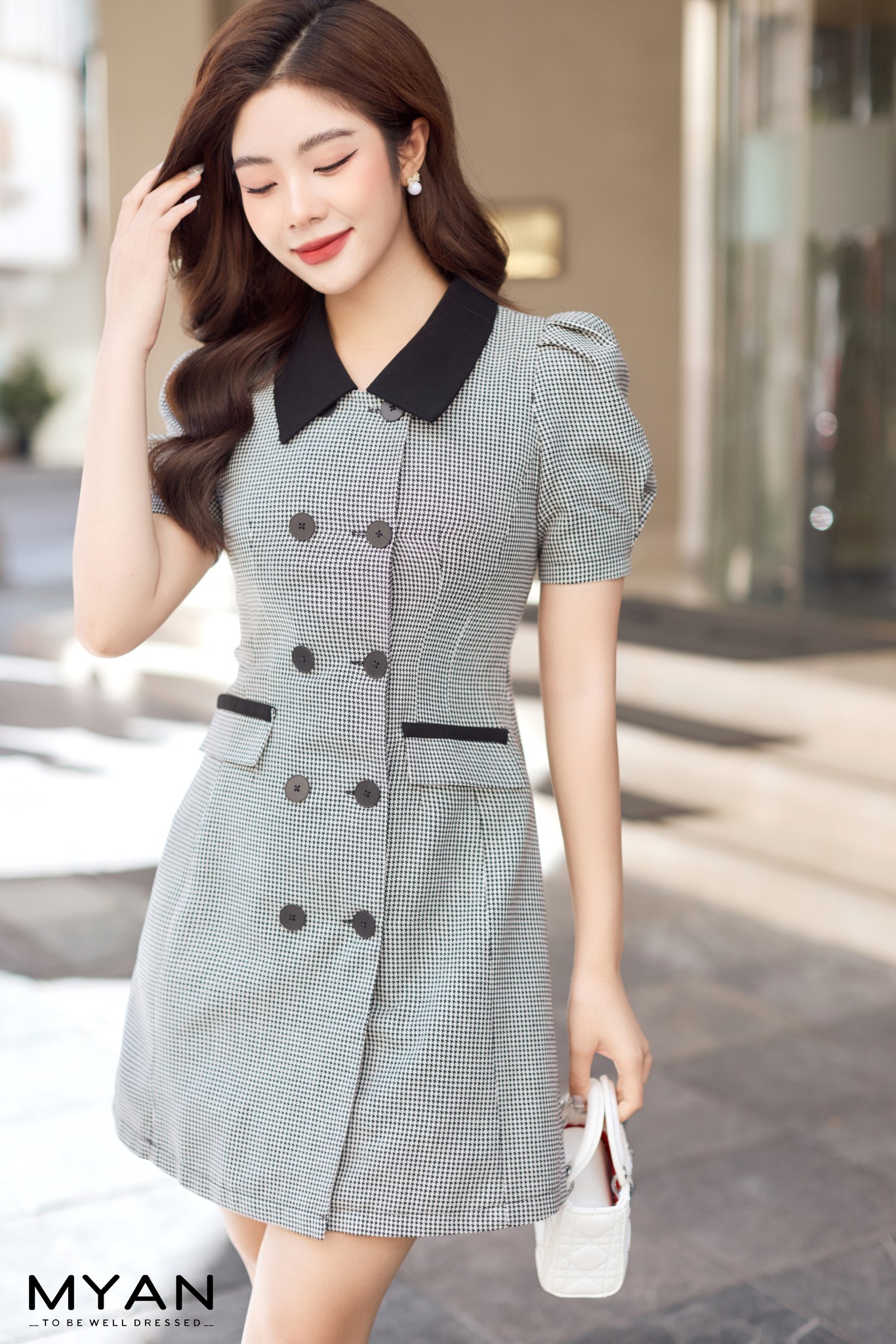 Váy xòe chữ a họa tiết houndstooth myan thiết kế đầm dáng ngắn cổ peter pan 2 hàng cúc màu đen vvn102209