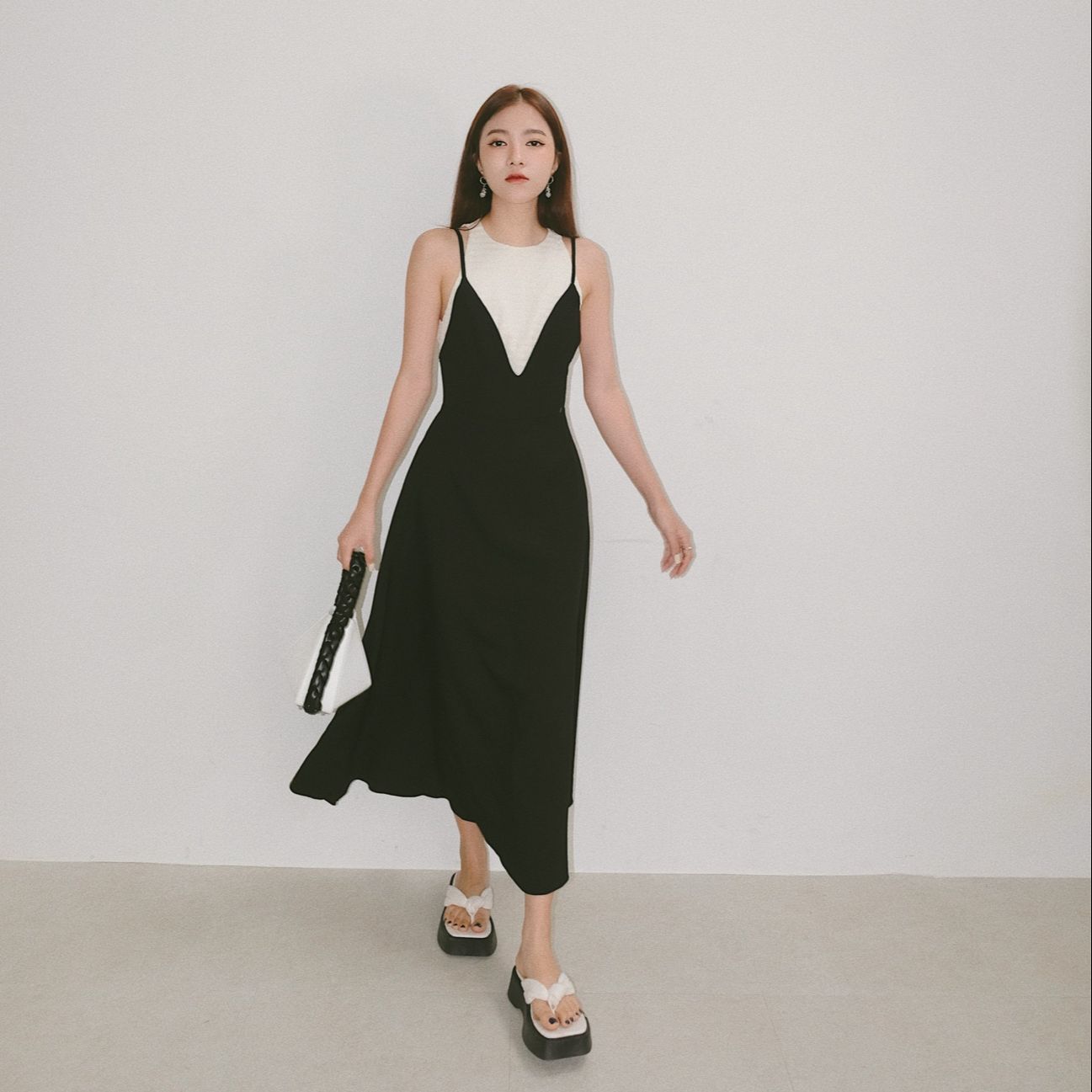 INTO.EIGHT | Đầm dây phối yếm INTO.EIGHT thiết kế (Lady Dress)
