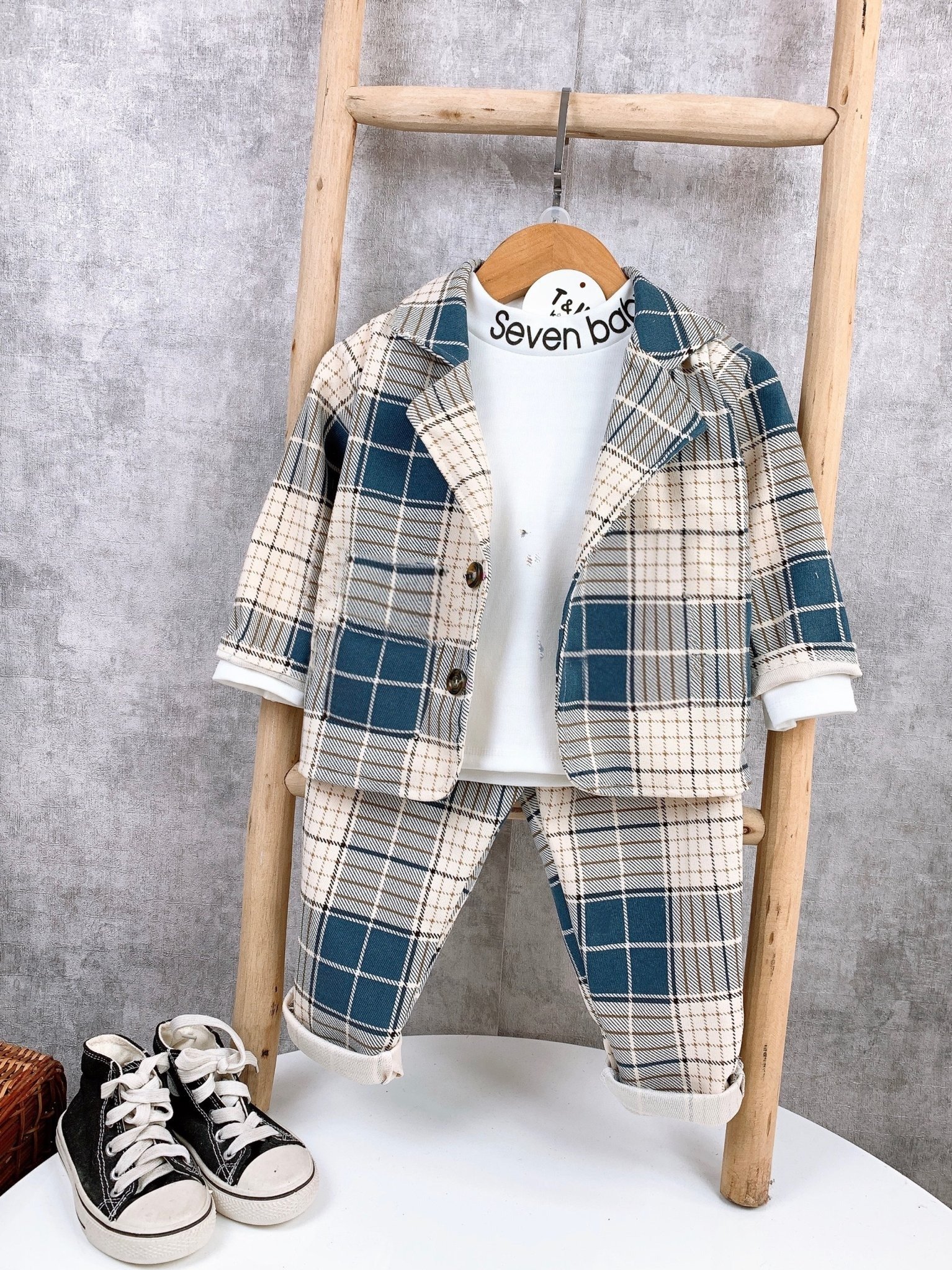 Bộ vest kẻ cho bé trai QATE846