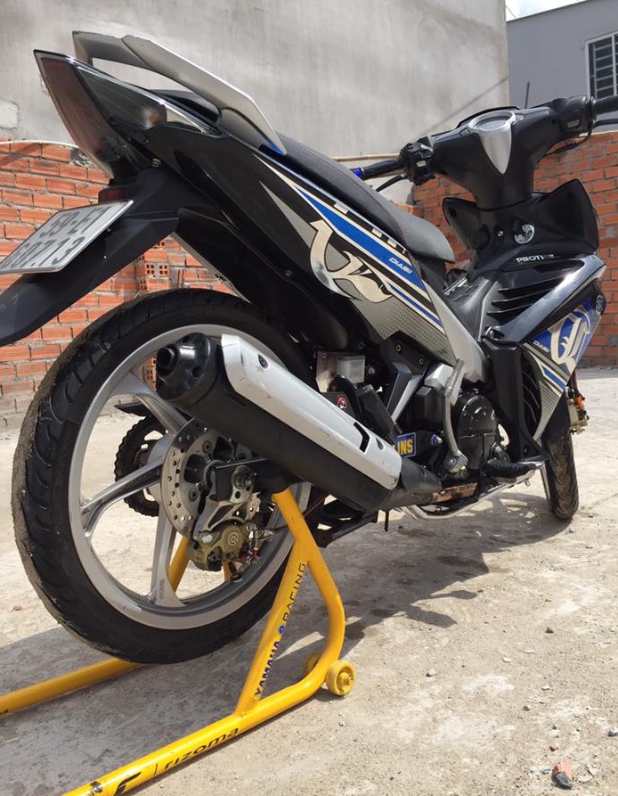 Pên nâng xe / Giá đỡ cho mọi loại xe.