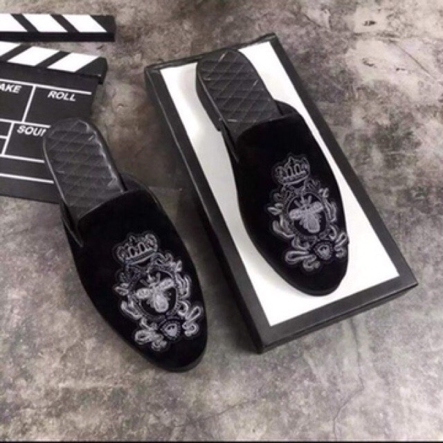 giày lười nam dáng sục thêu vương niệm ong