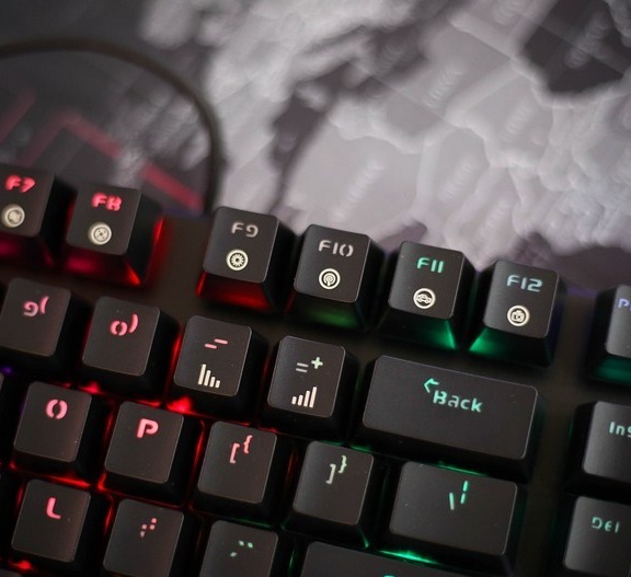 Bàn phím cơ Gaming DAREU EK810 Đen Black (MULTI-LED, Blue/ Brown/ Red D switch)