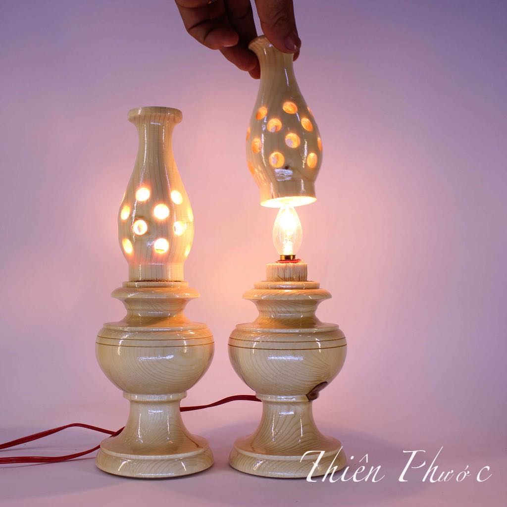 Đèn Gỗ - 2 Cây Đèn Bàn Thờ Gỗ Thấp 26cm
