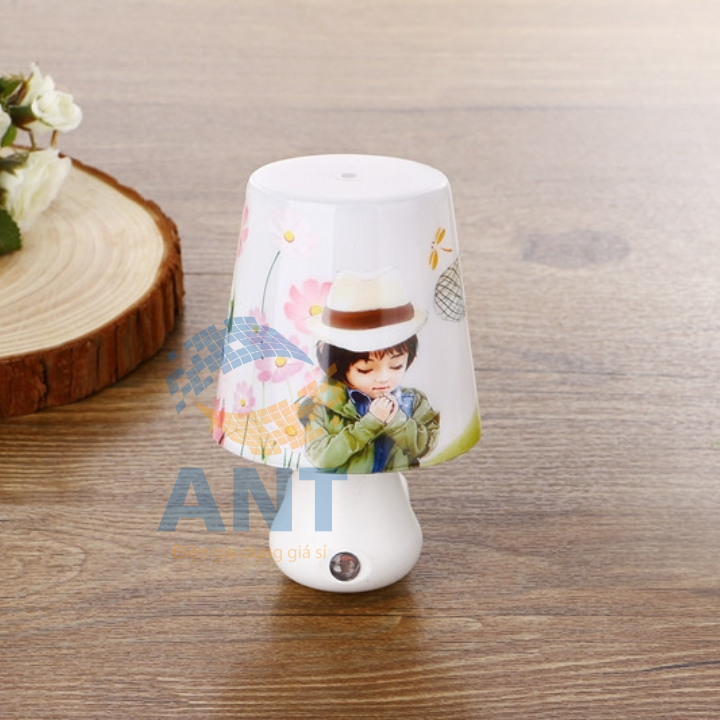 Đèn ngủ cảm ứng ánh sáng , hình cóc , khi trời tối tự động sáng đèn