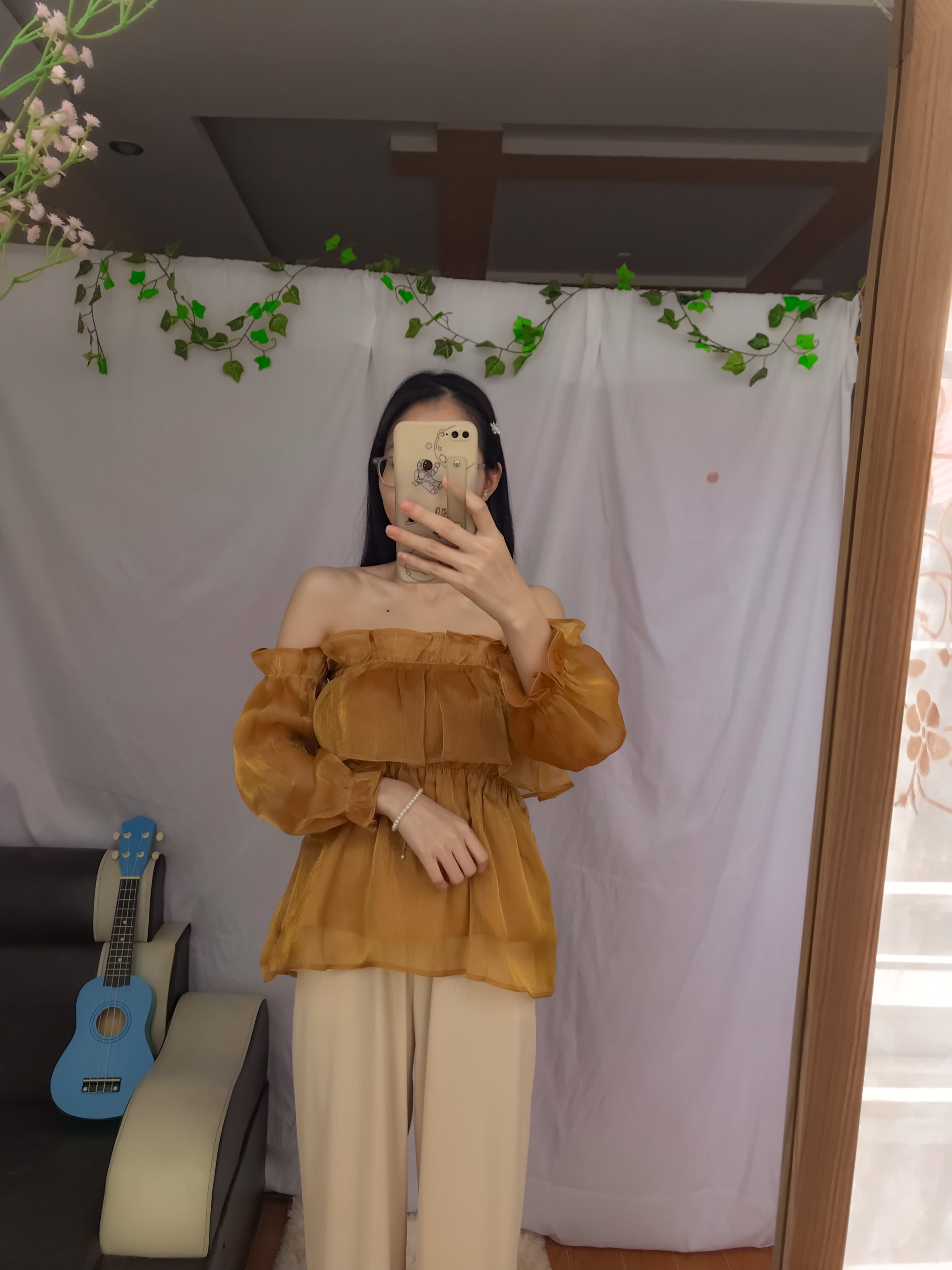 Áo tơ trễ vai tay dài có lót lụa