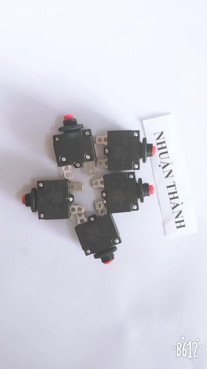 Rơ le, cầu chì trong máy nén khí không dầu