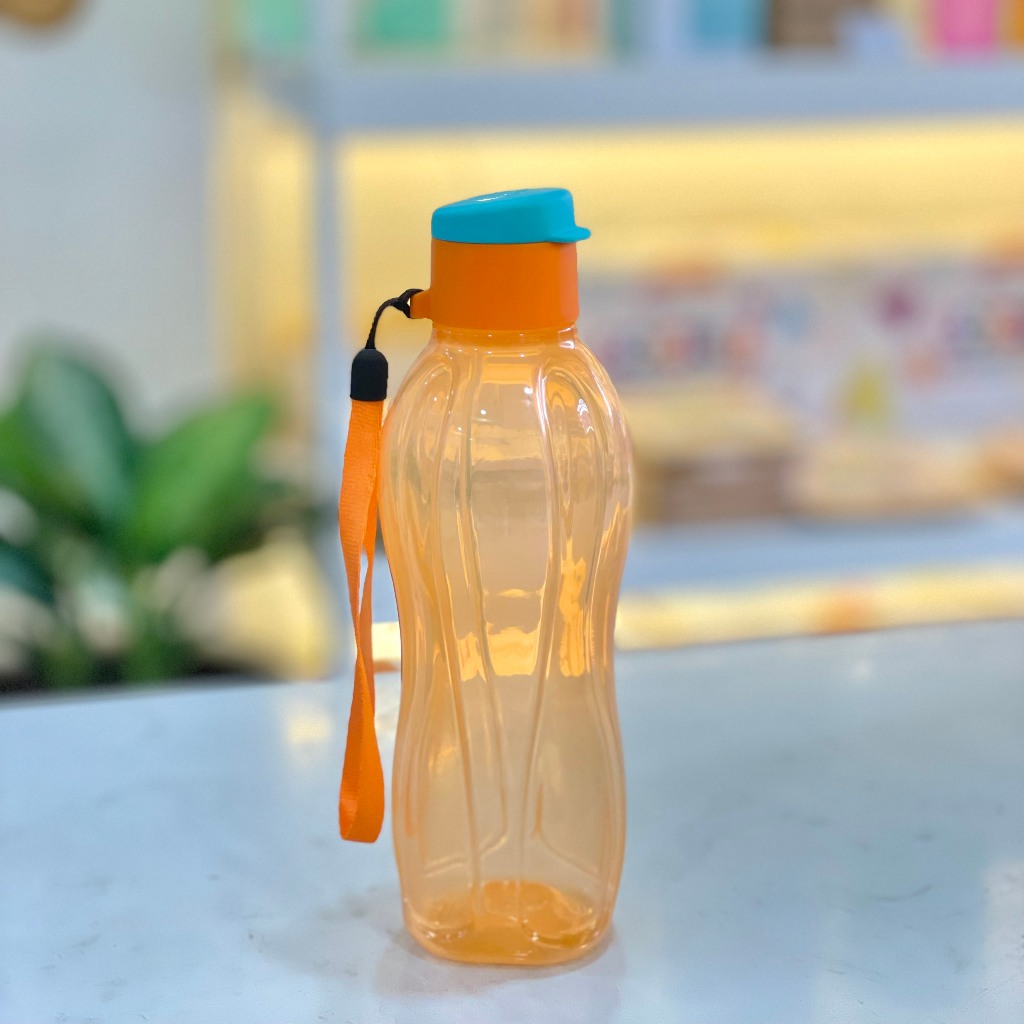 Bộ Sản Phẩm Tupperware Shake N Go Gen II