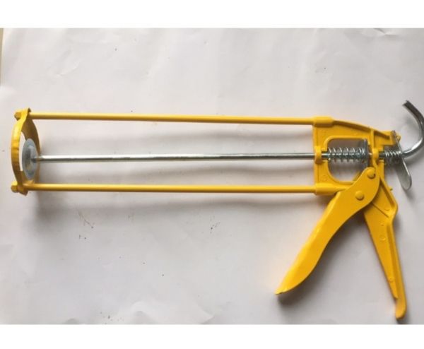 1 cây súng bắn keo silicon cao cấp bossman