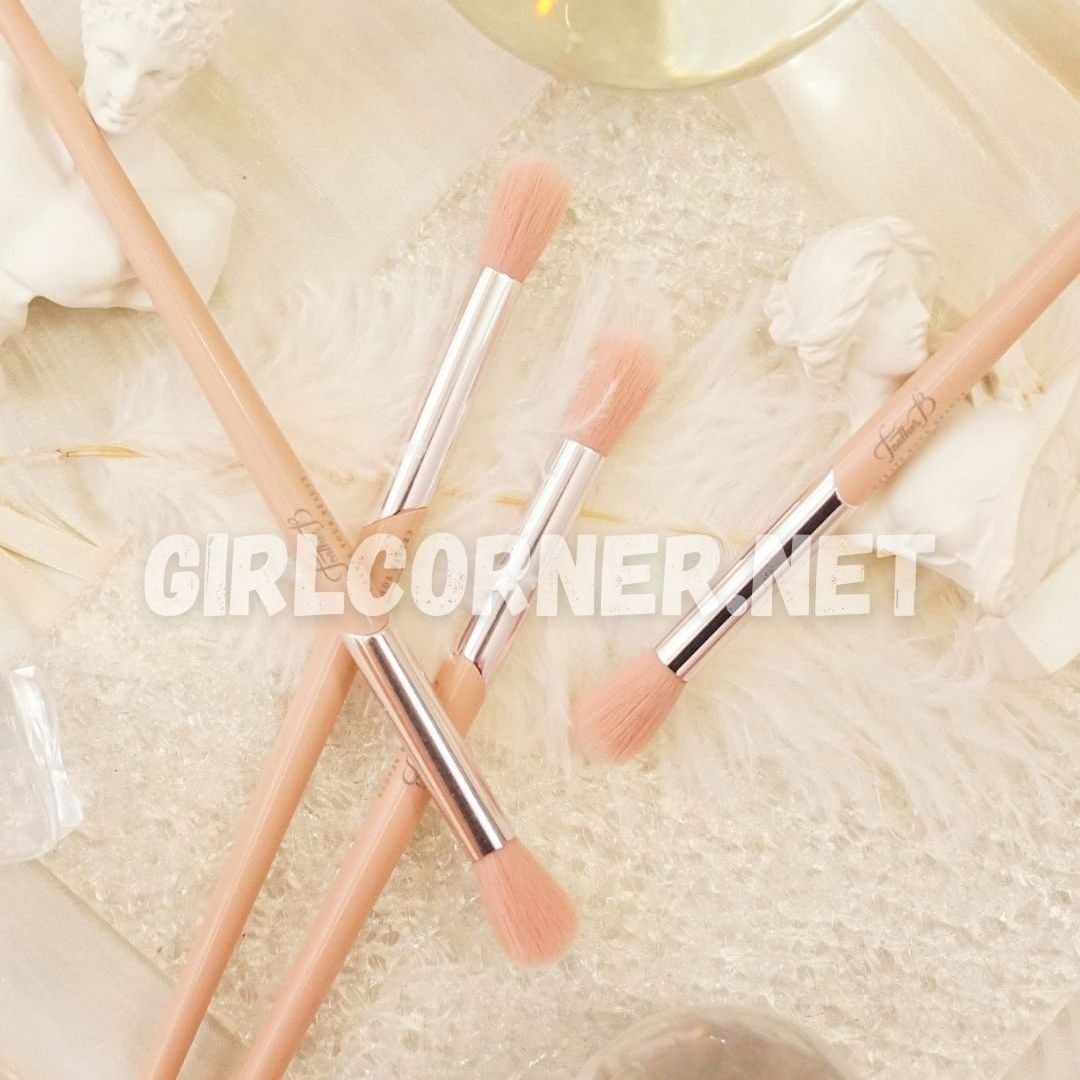[HCM]Cọ blending mắt Feather B