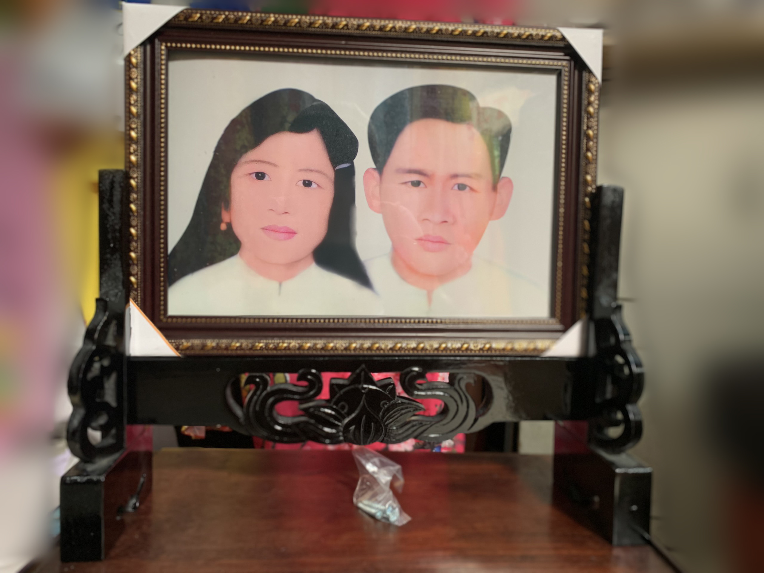 khung hình và chân khung hình để bàn thờ ( theo chiều ngang)