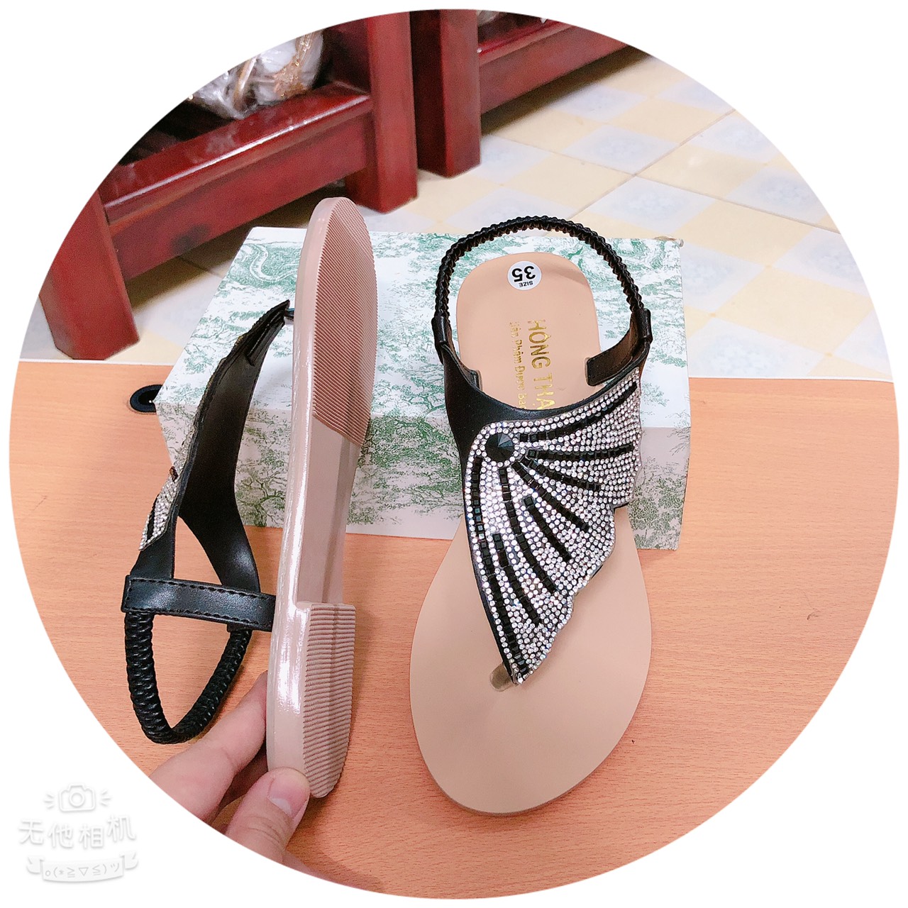 SANDAL HÌNH BƯỚM QUAI ĐÍNH ĐÁ  MÀU ĐEN