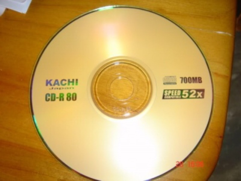 Bảng giá Đĩa cd trắng kachi lốc 50 cái Phong Vũ