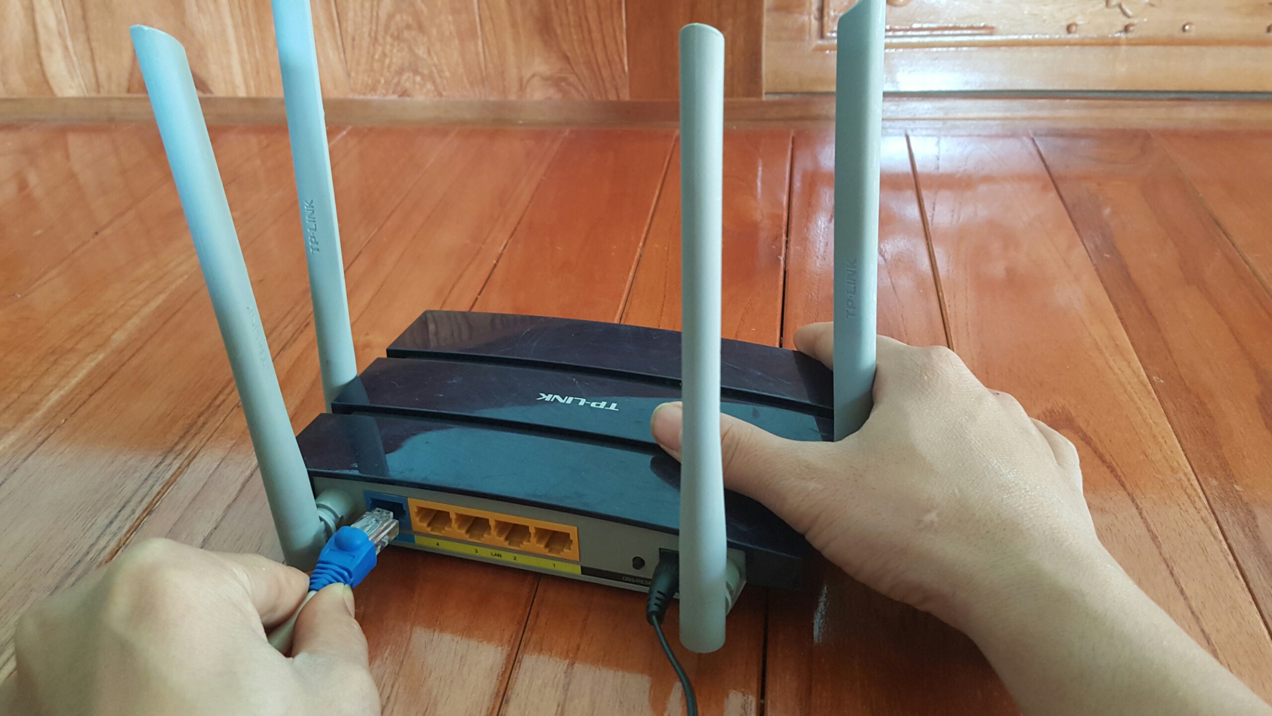 Wifi 4 râu TpLink WDR3320