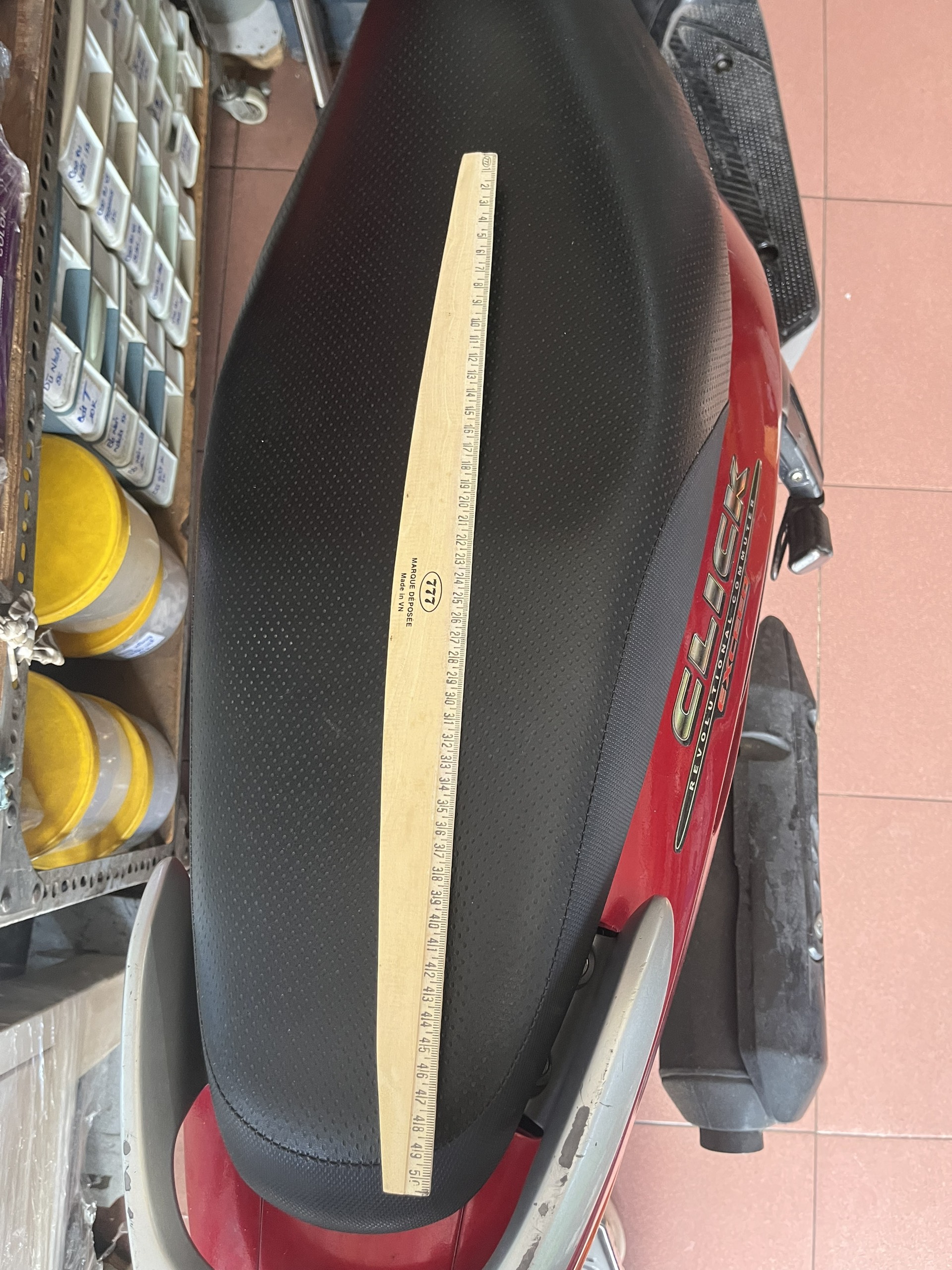 Thước gỗ bầu