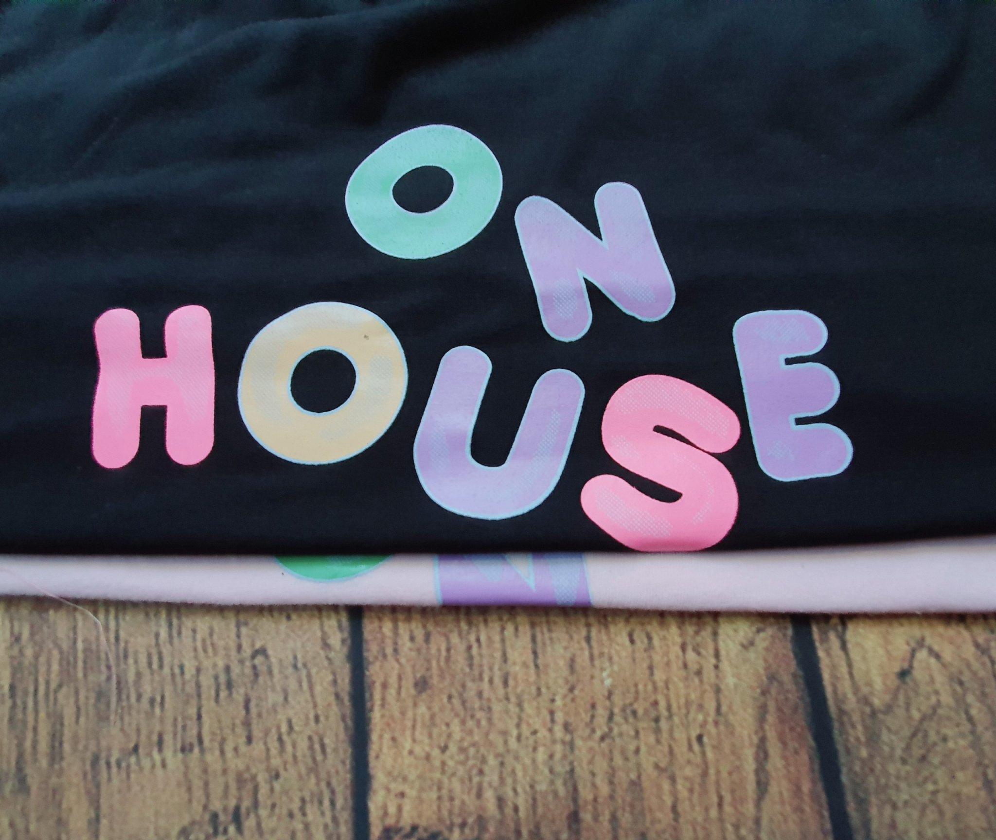 Áo croptop Nữ màu Hồng nhạt (in ON HOUSE)