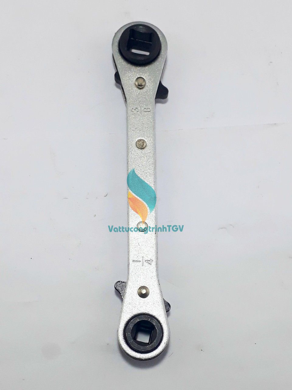 Tròng vặn ốc đa năng CT-122