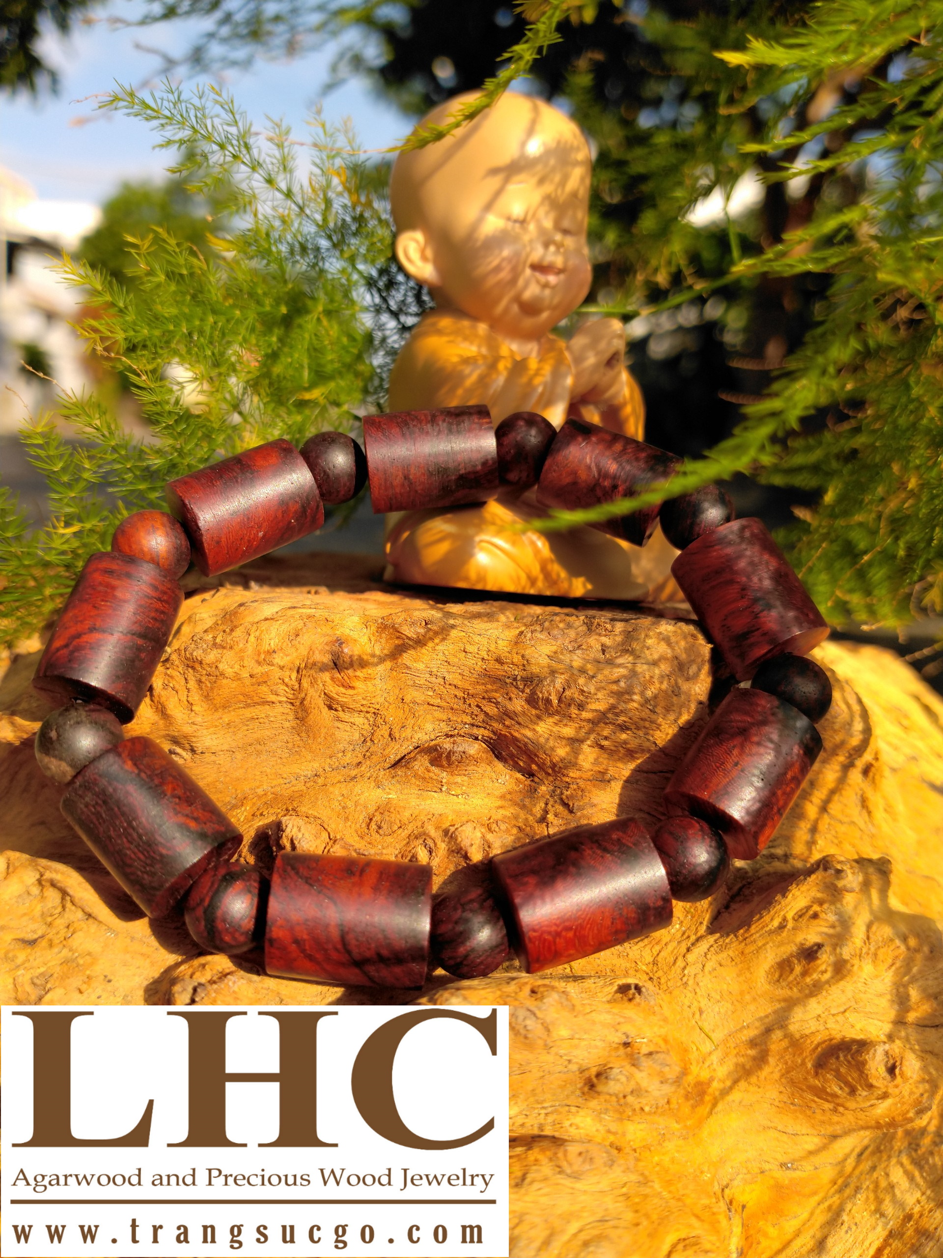 Vòng tay sưa đỏ trúc hạt