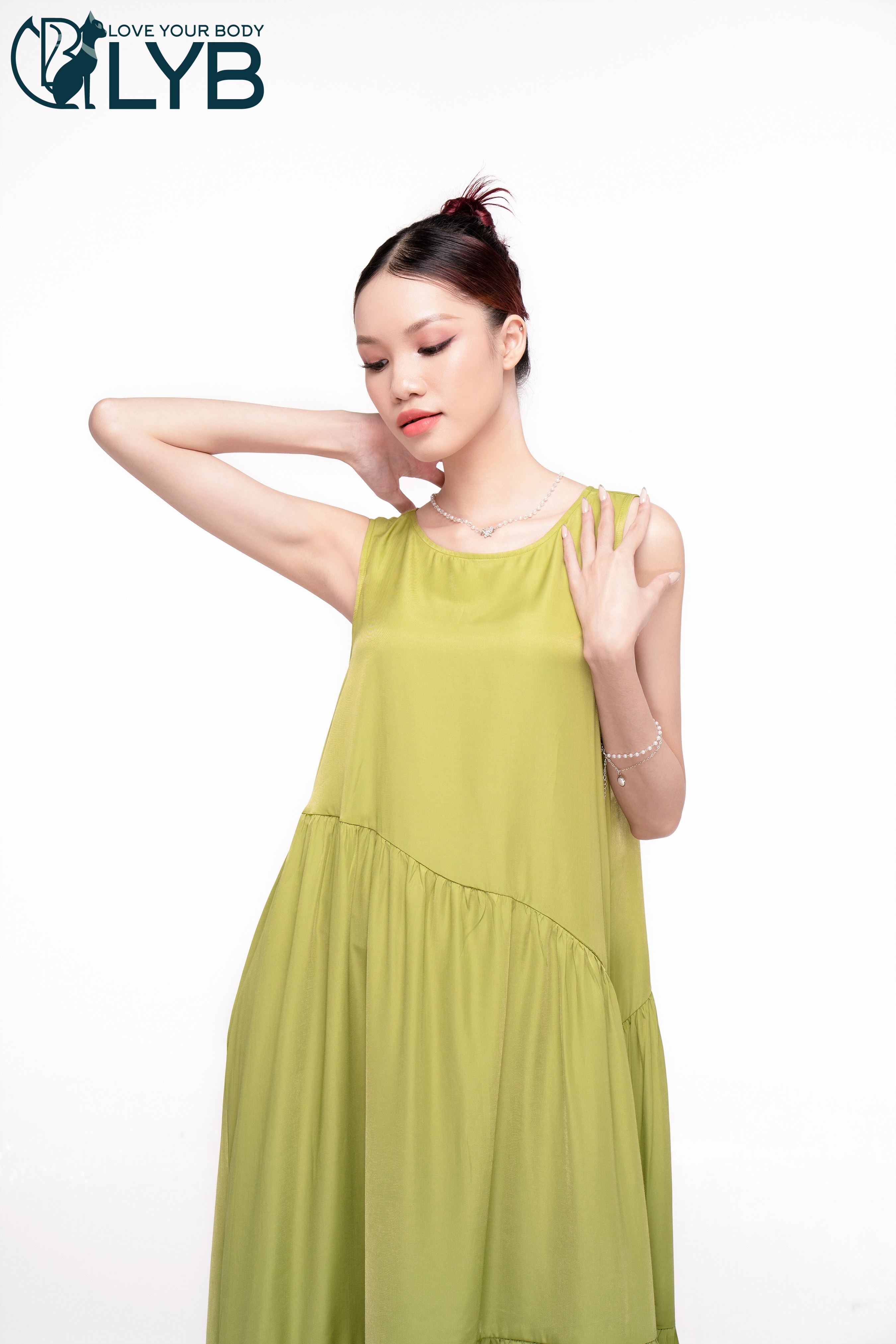 Đầm maxi không tay mềm mại thướt tha