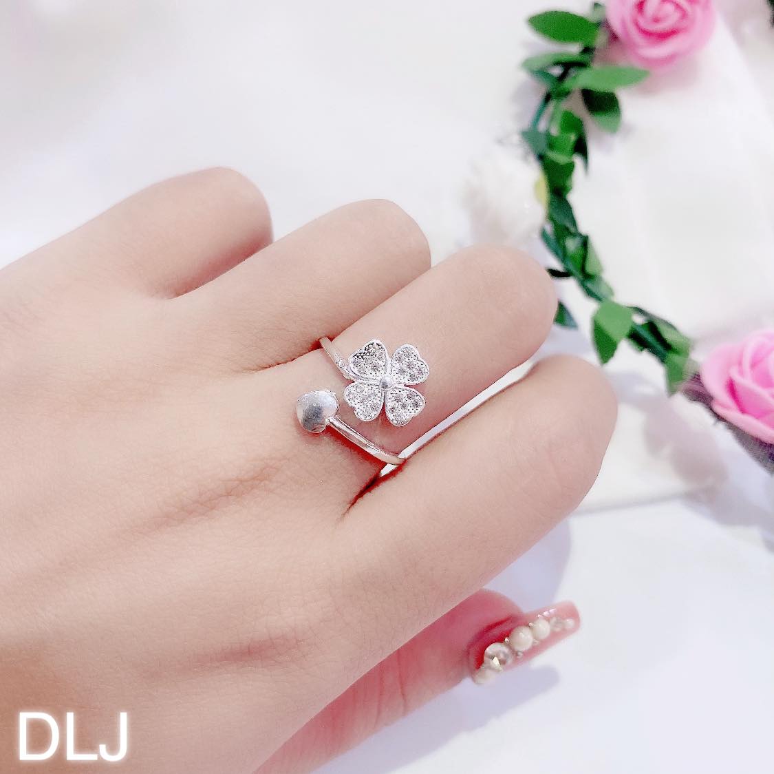 nhẫn 4 lá bạc ta may mắn