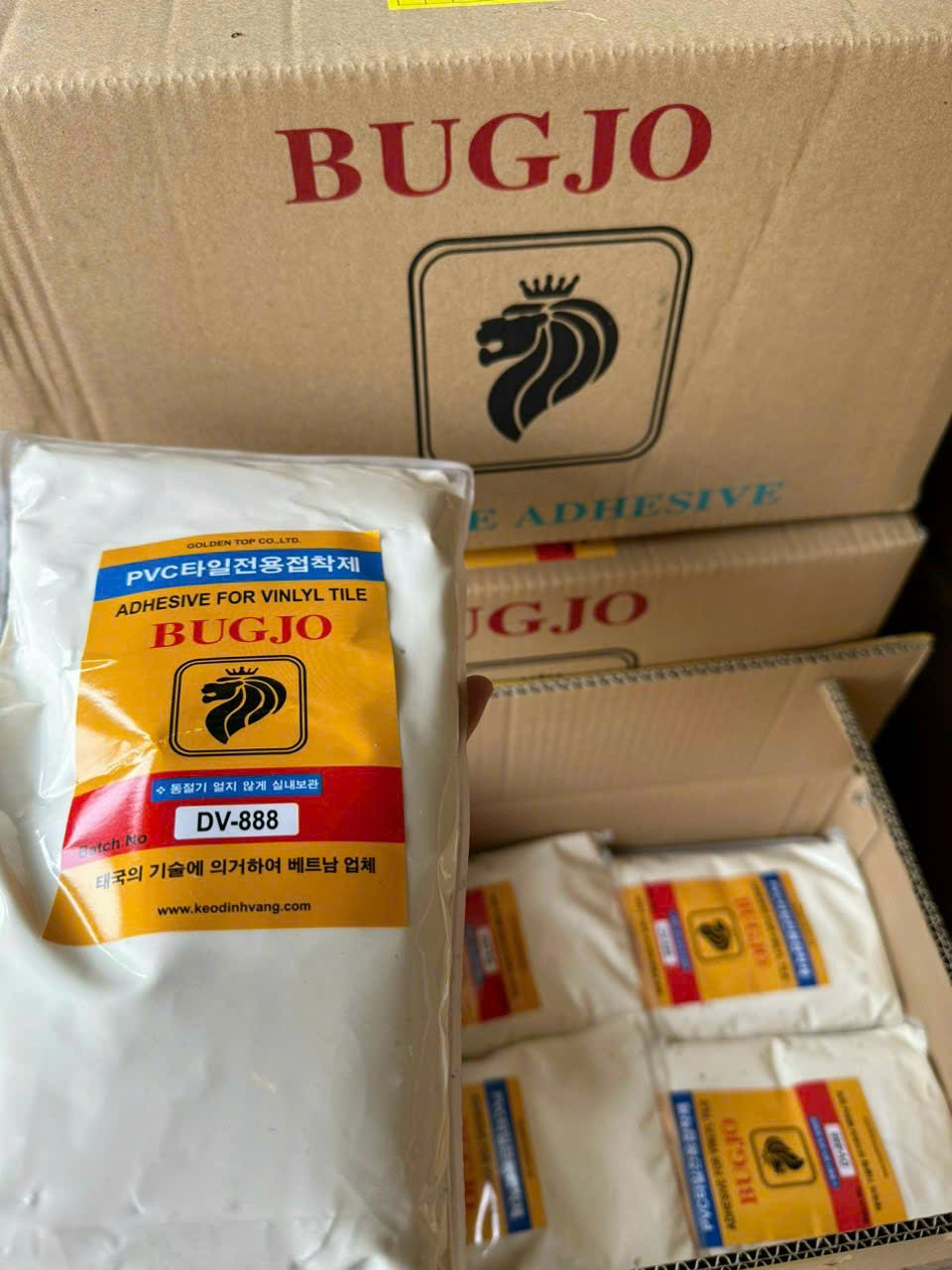 keo dán sàn nhựa Bugjo DV-888, túi 1kg