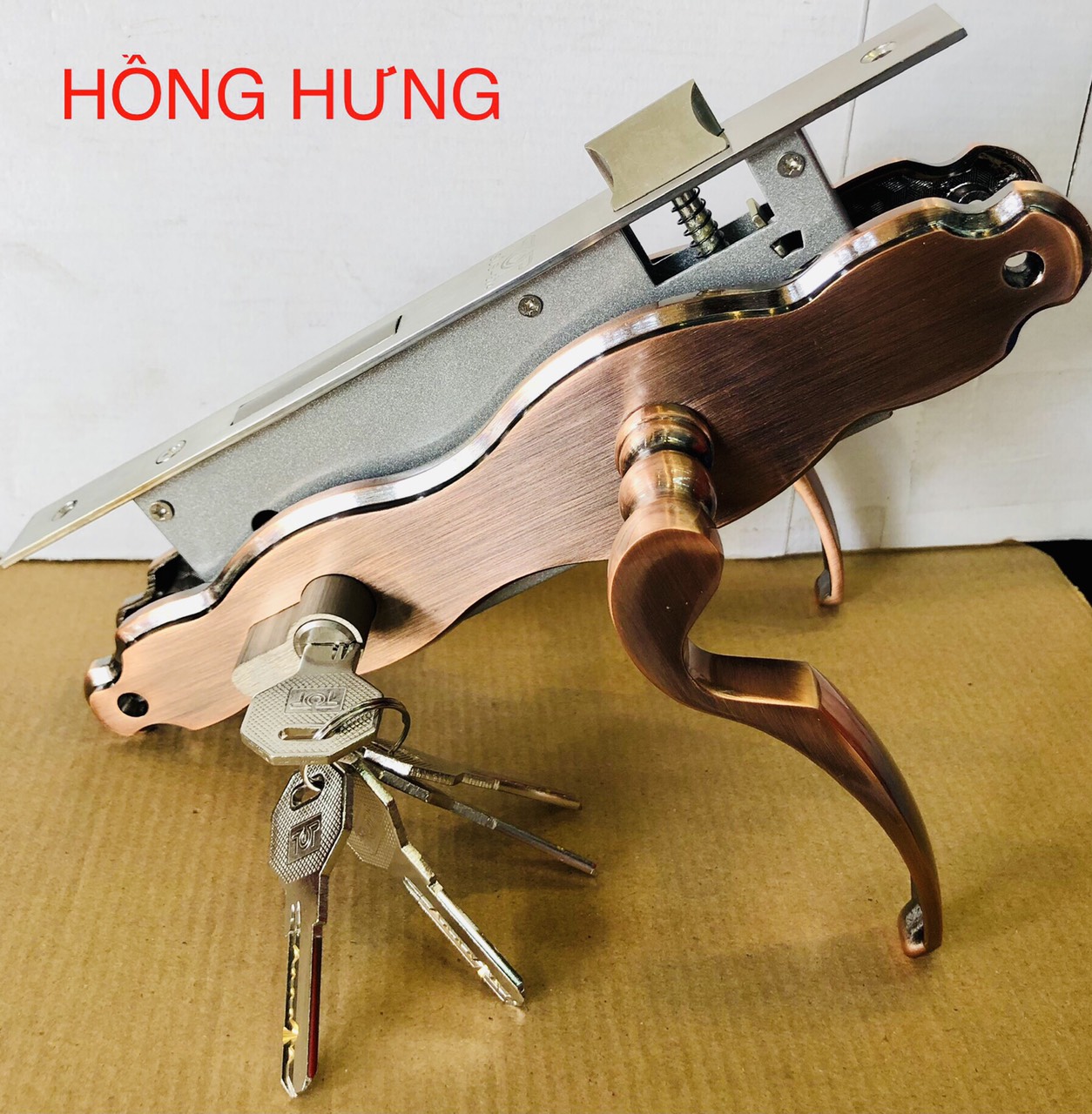 [HCM]KHÓA GẠT TAY LƯỢN TOP 818AC