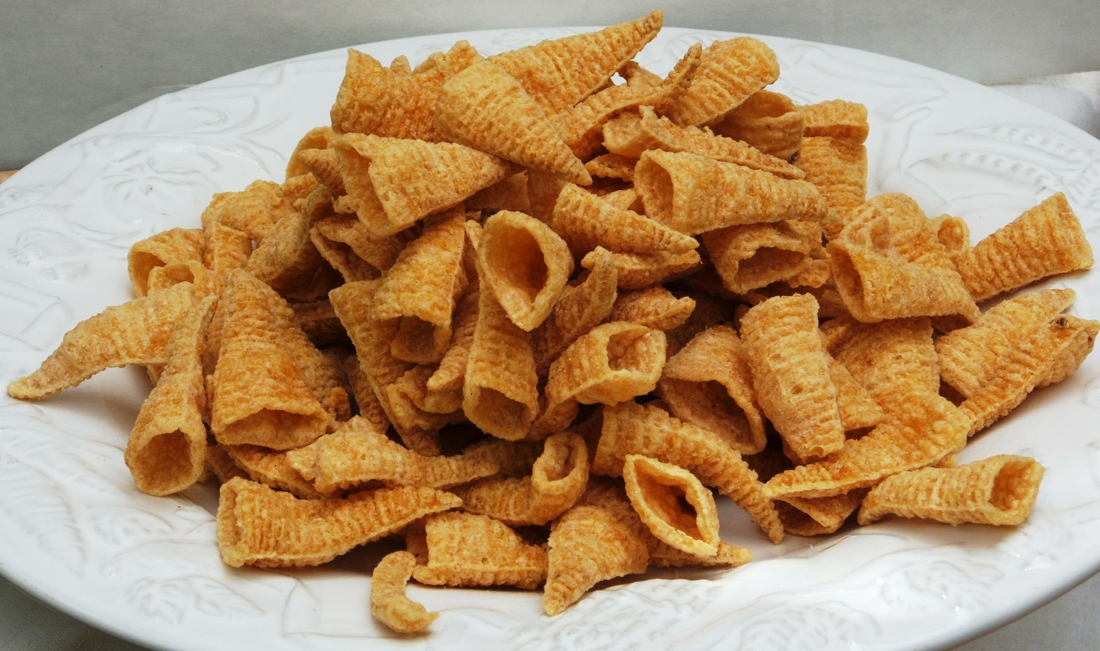 Bánh snack bắp - Bugles Nacho cheese - nhập khẩu Mỹ - 212 gram