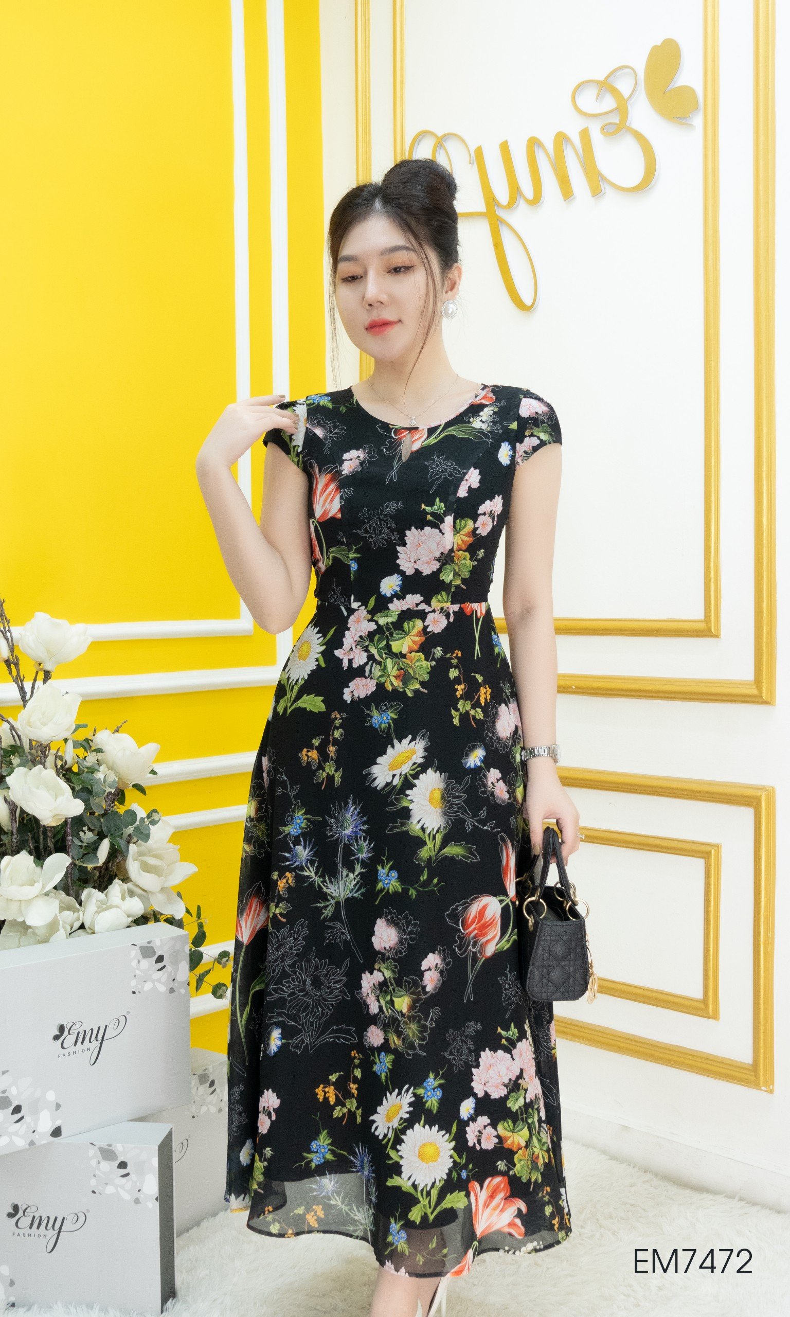 Đầm EMY EM7472 Xoè Maxi Đen Tay Con