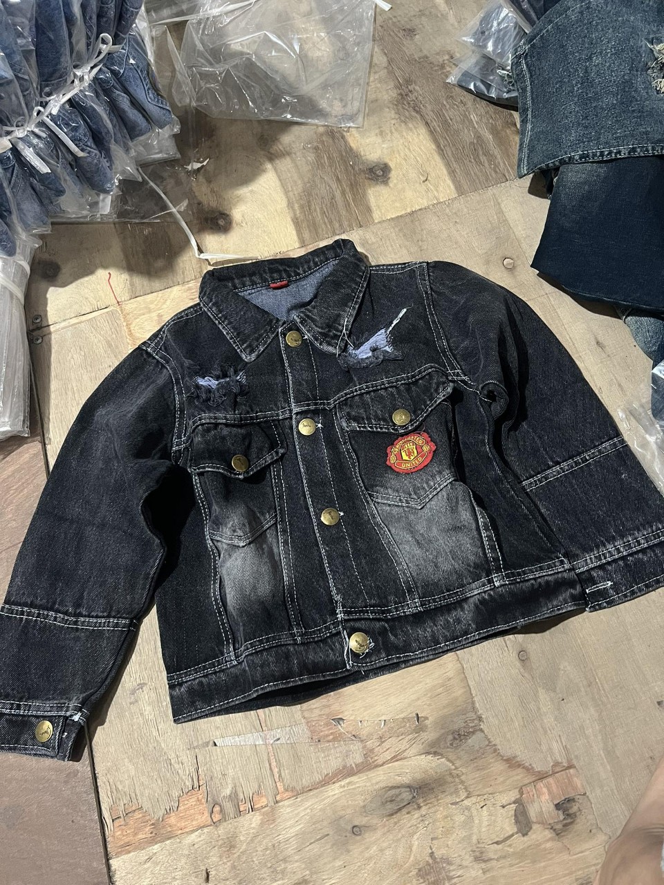 [Hoàn tiền 6%] Áo khoác bò/ jeans cá tính cho bé trai/ bé gái 7-45kg