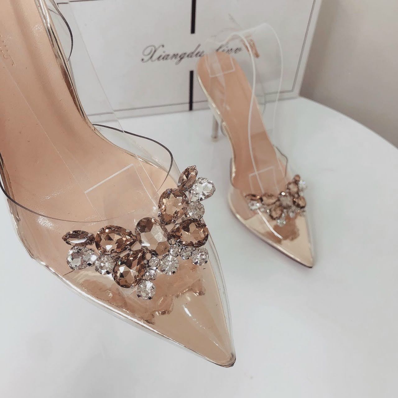 Giày quai trong đính hoa mẫu siêu hot